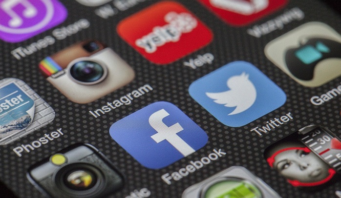 Use of social media to transform SME business practices